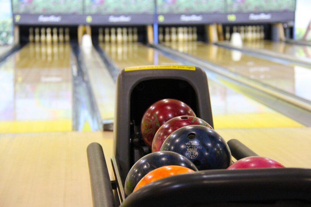 bowling, colorful, bowling balls-237905.jpg